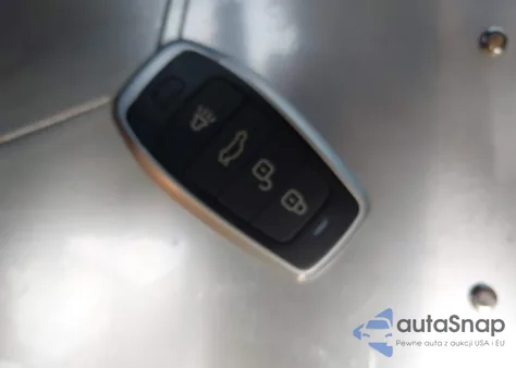 2018 Chrysler 300 Touring z USA, uszkodzony, nr VIN 2C3CCAAG8JH152714